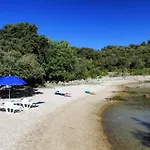 By The Sea Cove Vrbovica Bay - Vrbovica アパート