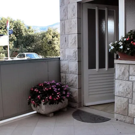 Apartments By The Sea Cove Vrbovica Bay - Vrbovica Apartment